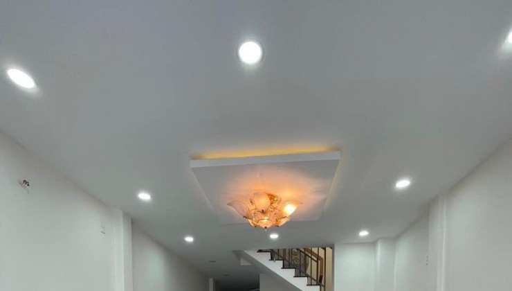 Bán nhà quận 11, đường Lạc Long Quân,  35m2, hẻm xe hơi, 4 tầng, 6.1 tỷ