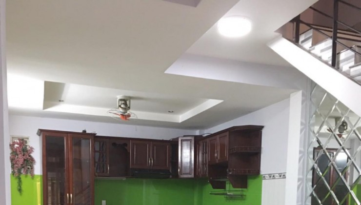 Bán nhà quận 10,  Cách Mạng Tháng Tám, 56m2, 4 tầng, hẻm xe hơi, 10.5 tỷ