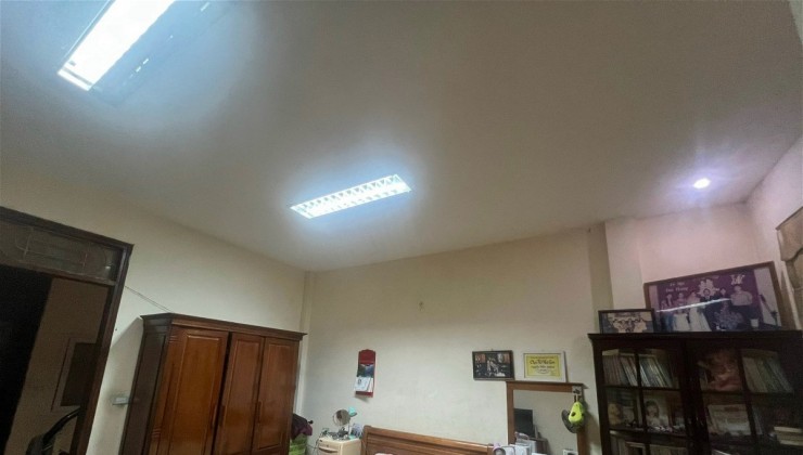 Bán Nhà khu Việt Hưng 55m2, Mặt Tiền 5m, nhỉnh 6 Tỷ - Ô Tô Đỗ Cửa