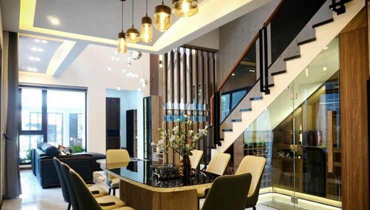 Villa 3 tầng- Hồ bơi- Ngay trung tâm Liên Chiểu gần Thanh Khê- Đà Nẵng- 180m2 - chỉ 12,x tỷ.