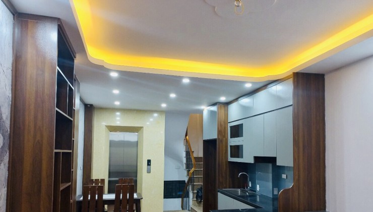 CẮT LỖ 1 TỶ NHÀ 6 TẦNG THANG MÁY ĐƯỜNG CỔ NHUẾ 42M2, GARA NGÕ THÔNG KINH DOANH 5.6 TỶ