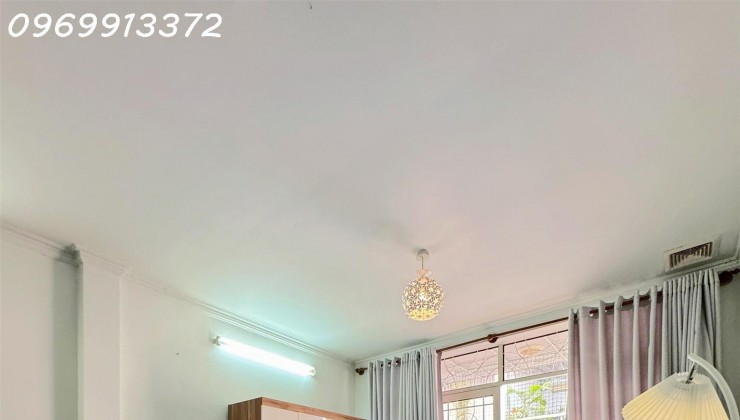 Phòng 30m² Full Nội Thất - Gần Hàng Xanh, Hoàng Hoa Thám, Bình Thạnh