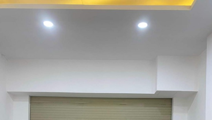 Nhà rẻ đẹp Ngang 3.7 x13m đúc mới 4 tấm có 5 tỷ Giảm 500 triệu
TÔN ĐẢN Q4