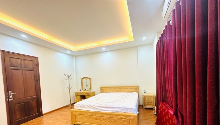 NHÀ THỤY KHUÊ , QUẬN BA ĐÌNH  35 M  5 TẦNG NHỈNH 4 TỶ TẶNG FULL NỘI THẤT