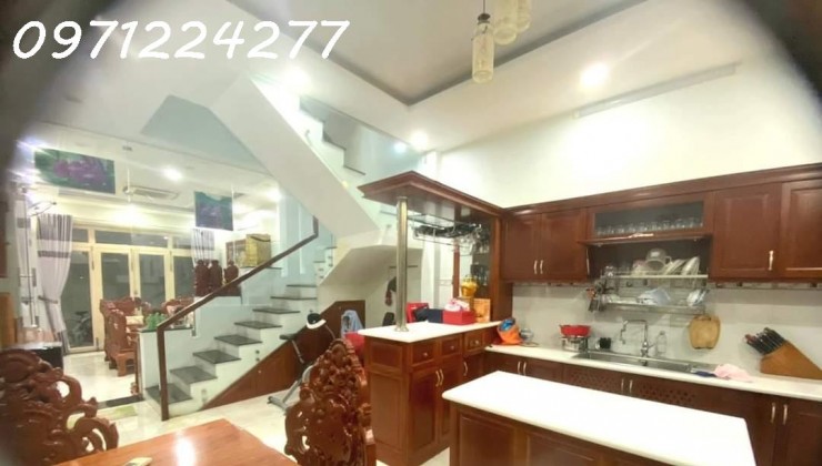 BÁN NHÀ GÀN VẠN PHÚC CITY ,HIỆP BÌNH CHÁNH THỦ ĐỨC 105M2 4 TÀNG [ 5.5 X 19 ]  4 PHÒNG NGỦ  5 VỆ SINH- [ GIÁ CHỈ 10.5 TỶ ]