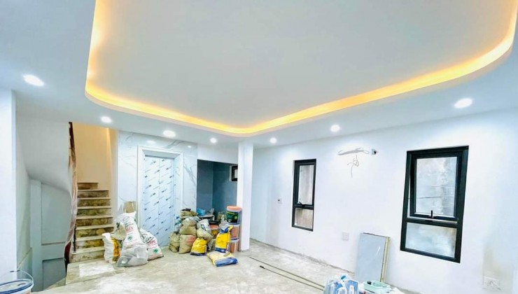 Đoàn Thị Điểm, Đống Đa LÔ GÓC - THANG MÁY 33m, 6 T, MT 7,6m Giá 7,6 TỶ