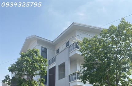 Villa góc 2MT đường 12m Bình Lợi, 10x21m, 3 lầu, thang máy, 32 tỷ TL