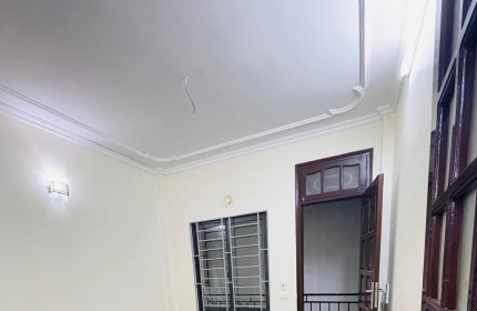 Bán nhà Nguyễn Đức Cảnh, 36m2, 4 ngủ, Phù hợp đại gia đình đông người, gần ô tô, chỉ 4.2 tỷ