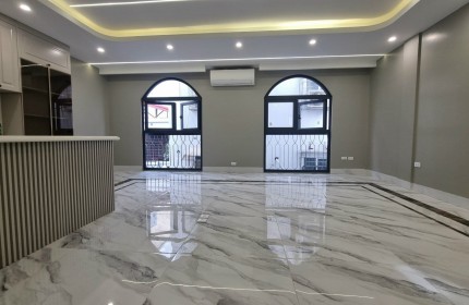 Bán Nhà Phân Lô Láng Hạ 105M2 5 Tầng MT 5M 18 Tỷ - Vỉa Hè  Ô TÔ KD Văn Phòng Spa….