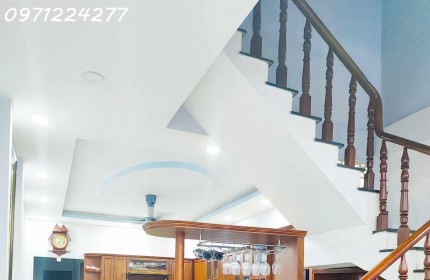 BÁN NHÀ MẶT TIỀN ĐƯỜNG 359 PHƯỚC LONG B, THỦ ĐỨC,104M2  [ 4 X 26 ] 2 TẦNG ,3 PHÒNG NGỦ ,SỔ HỒNG RIÊNG ,HOÀN CÔNG ĐỦ [ GIÁ 8 TỶ 9 ]