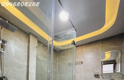 Bán nhà phố Thái Hà, quận Đống Đa, diện tích 60m2, ô tô vào nhà, kinh doanh