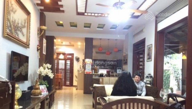 Bán biệt thự Tây Nam Linh Đàm 200m2, nhà hoàn thiện 8 tỷ nội thất cao cấp, có thang máy