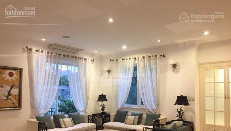 Bán biệt thự Tây Nam Linh Đàm 200m2, nhà hoàn thiện 8 tỷ, có thang máy, view nhìn giữa vườn hoa