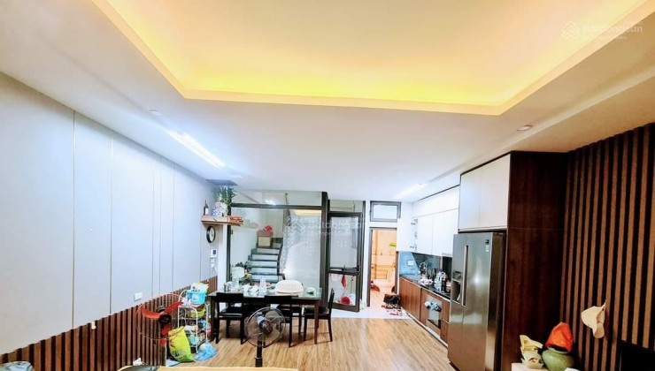 Siêu hiếm, bán nhà 5 tầng mặt phố Nguyễn Hữu Thọ view hồ Linh Đàm, diện tích 45m2, 13.5 tỷ