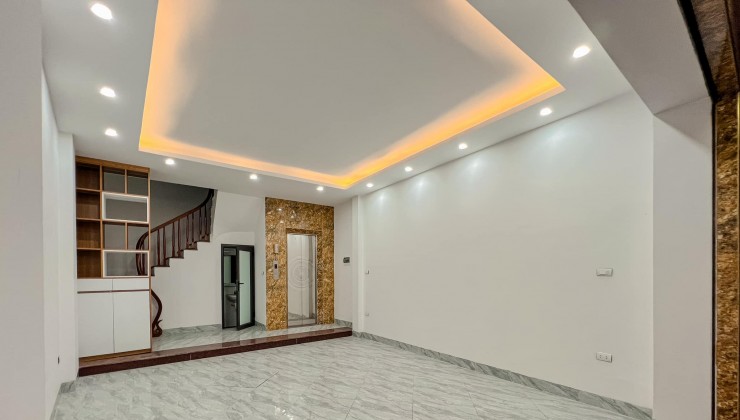 6 tầng, thang máy, ô tô vào nhà Kim Giang, 40m2x6 tầng, Chỉ 7,2 tỷ