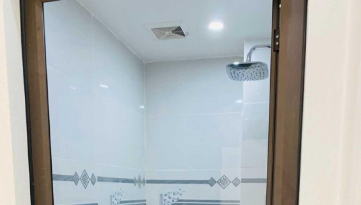 Chính chủ bán nhà mới xây 32m2, 4 tầng có sổ đỏ tại Ngọc Thụy, Long Biên