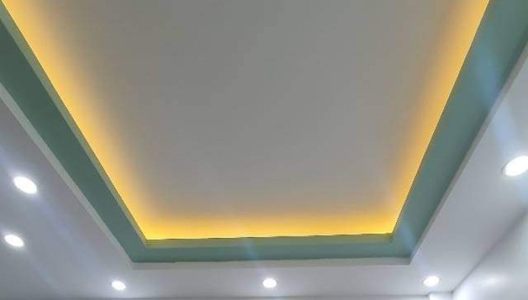 Bán xưởng sản xuất tại Kim Lan DT 340m2 đã xây 3 tầng mặt tiền 14m trc nhà oto tránh, SĐCC, thanks