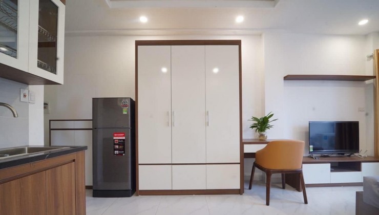 Siêu Phẩm Dòng Tiền, Phố Vip Nguyên Hồng, Q. Đống Đa, 84m x 8T, Mt 7m. Giá 28 tỷ.