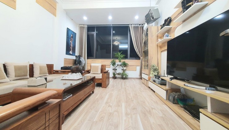 Hàng Hiếm, Phân Lô Nguyễn Chí Thanh, Ô tô tránh, 50m x 5T. Giá 14 tỷ.