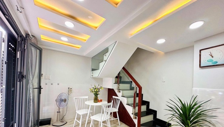 Bán Nhà Đẹp HXH 4 Tầng Khu Vip Đoàn Thị Điểm 30m2-Ngang 5m-Gần Sân Bay-Chỉ 5,5 Tỷ