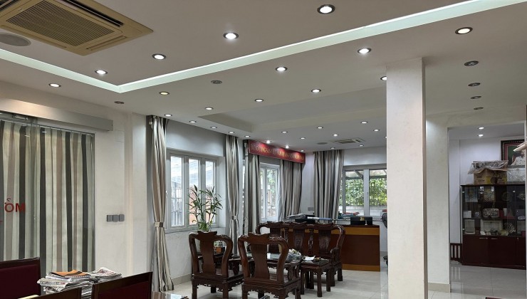 Biệt Thự Vip, Lô Góc Mặt Phố  Trần Thủ Độ, KĐT Pháp Vân 300m x 4T, Mt 40m. Giá hơn 90 tỷ.