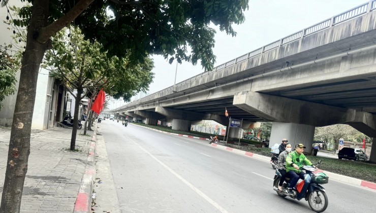 Bán Gấp! Lô Đất Siêu Hiếm Mặt Phố Hoàng Liệt, Quận Hoàng Mai, 194m x C4, Mt 7.2M. Giá hơn 30 Tỷ.