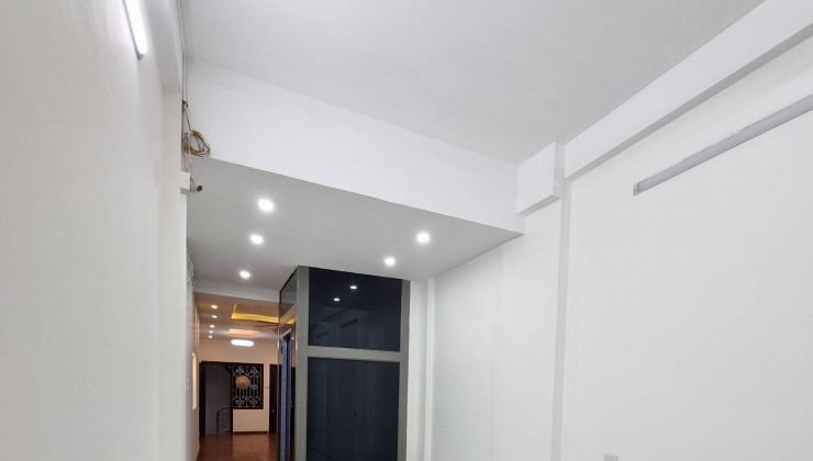 Duy nhất O9 2628 5559 BÁN. Nhà MP Chùa Láng 49m², 6 tầng, MT 5.6m, Giá TL 35 tỷ Đống Đa