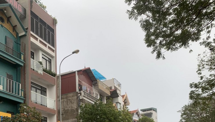 Duy nhất O9 2628 5559 BÁN. Nhà Cổ Linh 82m², C4 , MT 4,4m, Giá TL 18,9 tỷ Long Biên.