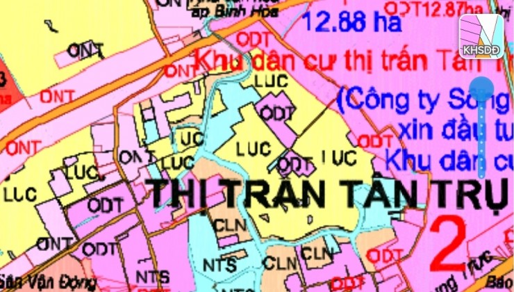 Bán đất trung tâm thị trấn Tân Trụ giá 800 triệu.m