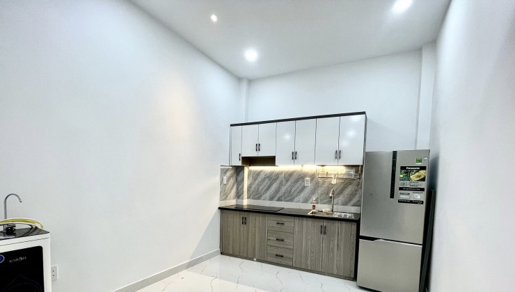 Bán nhà quận Tân Bình, đường Lạc Long Quân, 42m2, 5 tầng, 5.2 tỷ