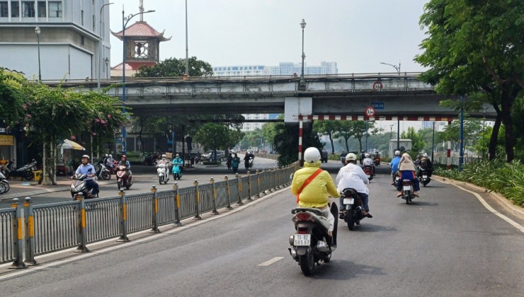 Địa thế vàng, giá trị đỉnh cao: Nhà mặt tiền Bến Vân Đồn, Quận 4 - Điểm đến của những người đầu tư thành công