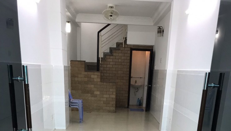 Bán Nhà  404 Nguyên Đình Chieu, Q3, 3x11 m, 1 Trệt + 4 Lâu,  6ty6,