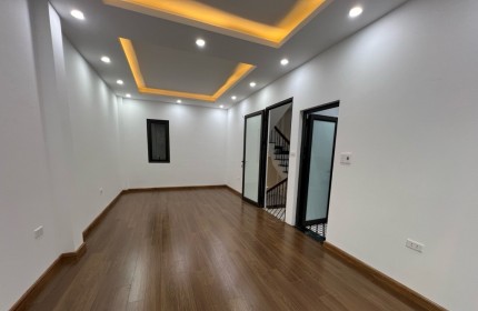 BÁN NHÀ NGOC TRỤC NHÀ MỚI Ô TÔ ĐỖ CỔNG - LÔ GÓC 41m2 Giá 4.xx Tỷ