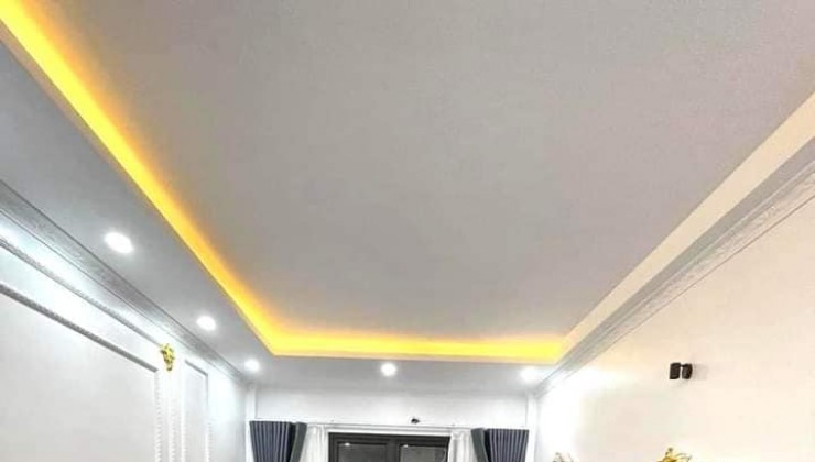 NHÀ MẶT PHỐ THANG MÁY 2 Ô TÔ TRÁNH ÔTÔ VÀO NHÀ 4 TẦNG - DT: 63M2 MT: 4.3M - GIÁ HƠN 10.x TỶ .