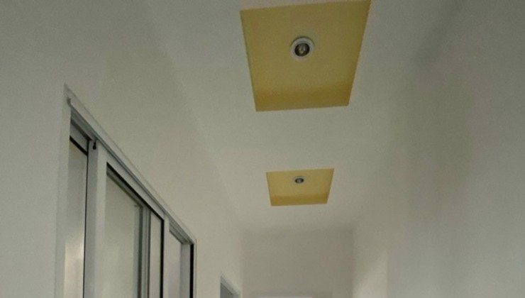 Quang  - Bán Nhà Trường Sa ,50M2 , 4 Tầng , 4 Pn, 4 Wc Giá 5 Tỷ 9