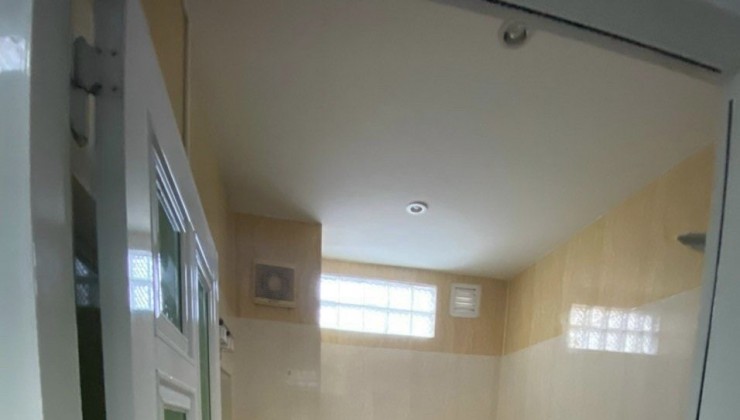 Quang  - Bán Nhà Trường Sa ,50M2 , 4 Tầng , 4 Pn, 4 Wc Giá 5 Tỷ 9