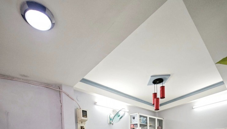 Quân - Võ Văn Tần - 40m2 - Nở Hậu Đẹp - 3 Tầng Btct, Hoàn Công Đủ -Giá  5.590 Tỷ.