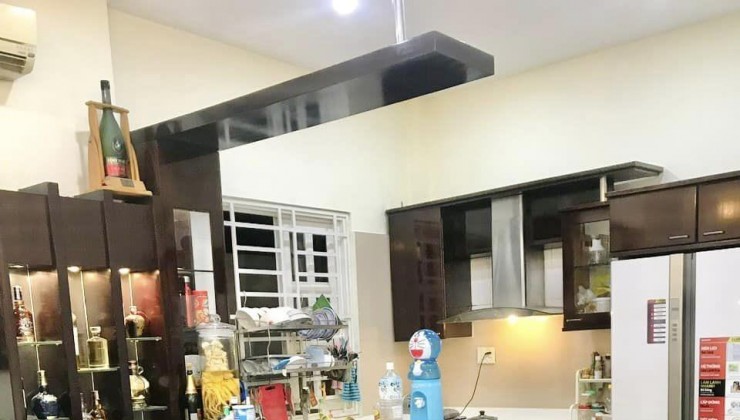 Bán Nhà Đường Phạm Văn Đồng, Thủ Đức, DT 79M2, 3T, HXH Tránh, Giá Chỉ Hơn 6 Tỷ, Sổ Sang Tên Ngay