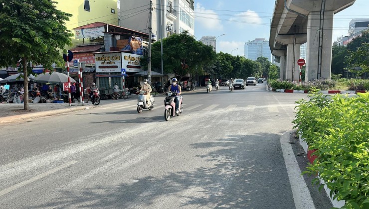 PHỐ ĐÀO TẤN BA ĐÌNH 40 M2 GIÁ 7.8 TỶ NỘI THẤT GỖ QUÝ