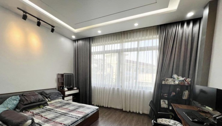 NỘI THẤT MỚI XỊN - VỊ TRÍ ĐẸP - SỔ ĐẸP VUÔNG VỨC - NGANG TRÊN 7M. HXT - SIÊU PHẨM -