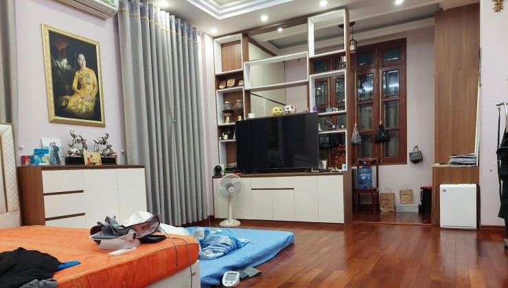 Trung Tâm BA ĐÌNH ĐỘI CẤN 70m2, chỉ 7.3 tỷ lô góc ô tô đỗ