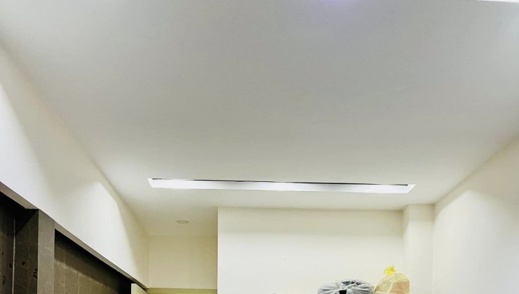 Thanh Vu  - Nguyễn Văn Trỗi - 50m2 - Nở Hậu Đẹp - 3 Tầng , 4 PN  -Giá  5.590 Tỷ.