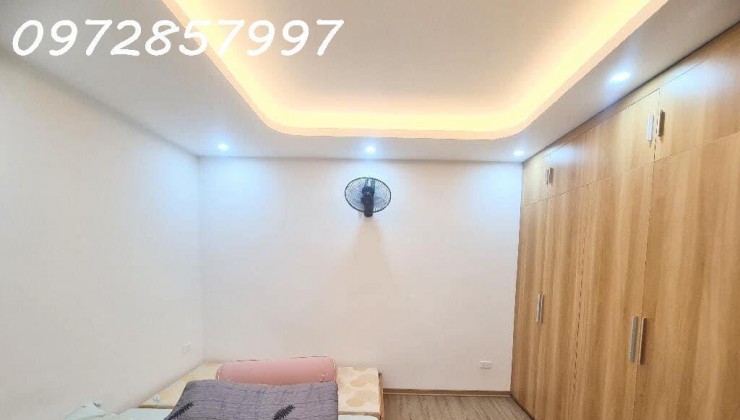 Bán nhà Nguyễn lương bằng đống đa. 37m2 , 5 tầng. Mặt tiền 5,2 m giá 5,05 tỉ