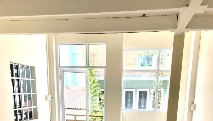 PHƯỜNG TÂN QUY QUẬN 7..60M RA ĐƯỜNG SỐ 77 140M2.. NGANG 5.61..NỞ HẬU 7.65M..DÀI 21.5M