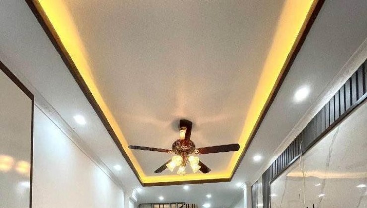 Bán nhà Giải Phóng 36m2 xây 5 tầng giá nhỉnh 4  tỷ LH 0961680896