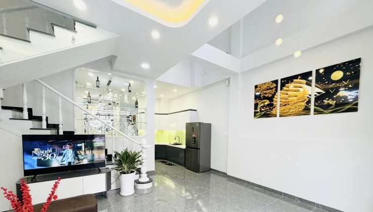 BIỆT THỰ GÓC XƯA NGANG BỀ THẾ /-8.5m 
.