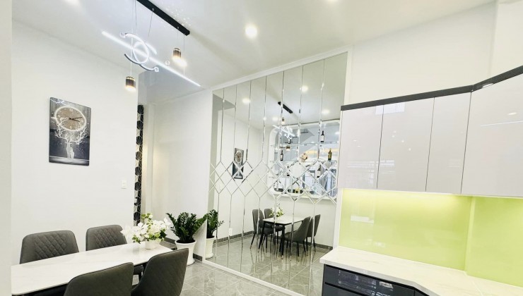 BIỆT THỰ GÓC XƯA NGANG BỀ THẾ /-8.5m 
.