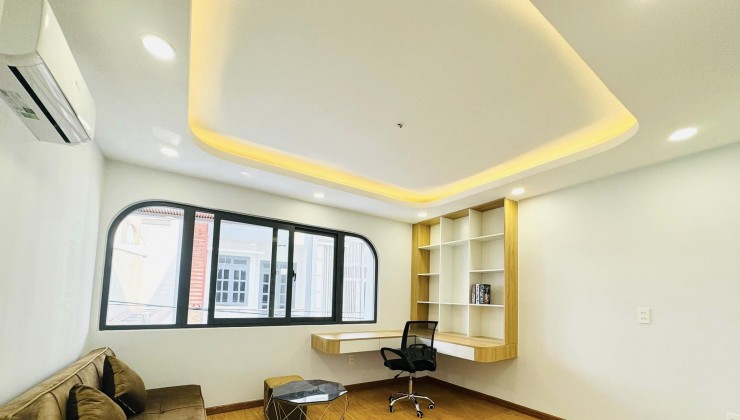 BIỆT THỰ GÓC XƯA NGANG BỀ THẾ /-8.5m 
.