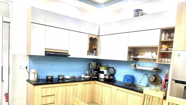 Bán Nhà Gấp HXH,MTKD ,61m2 ,2Tầng,3PN,Vị Trí Đẹp,Vô Ở Liền ,Giá chỉ 6.9TỶ.