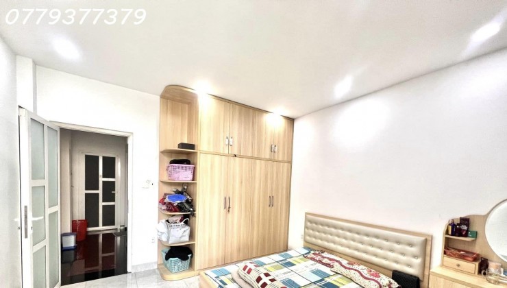 Bán Nhà Gấp HXH,MTKD ,61m2 ,2Tầng,3PN,Vị Trí Đẹp,Vô Ở Liền ,Giá chỉ 6.9TỶ.